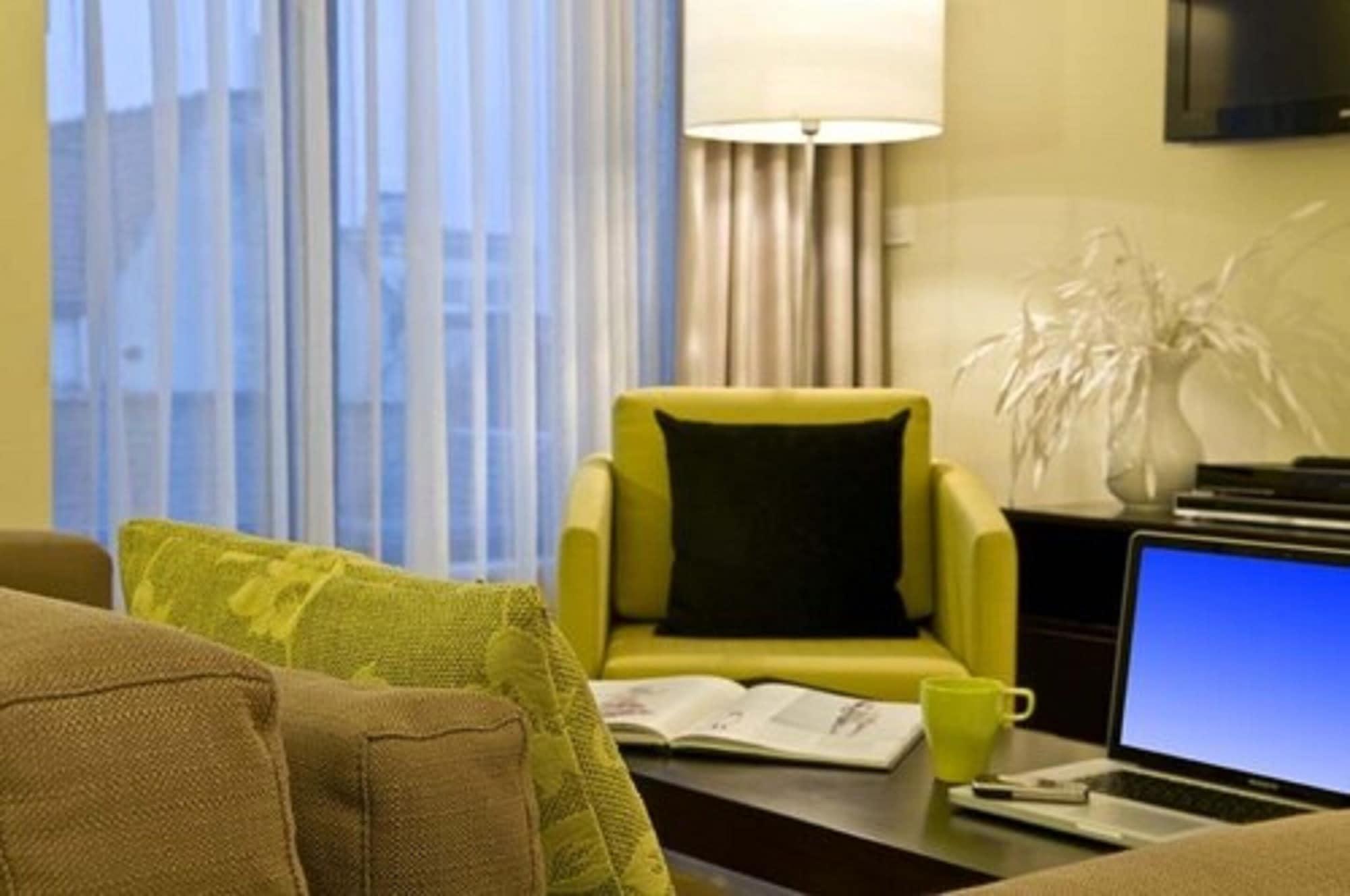 B-aparthotel Grand Place Apartahotel 4*