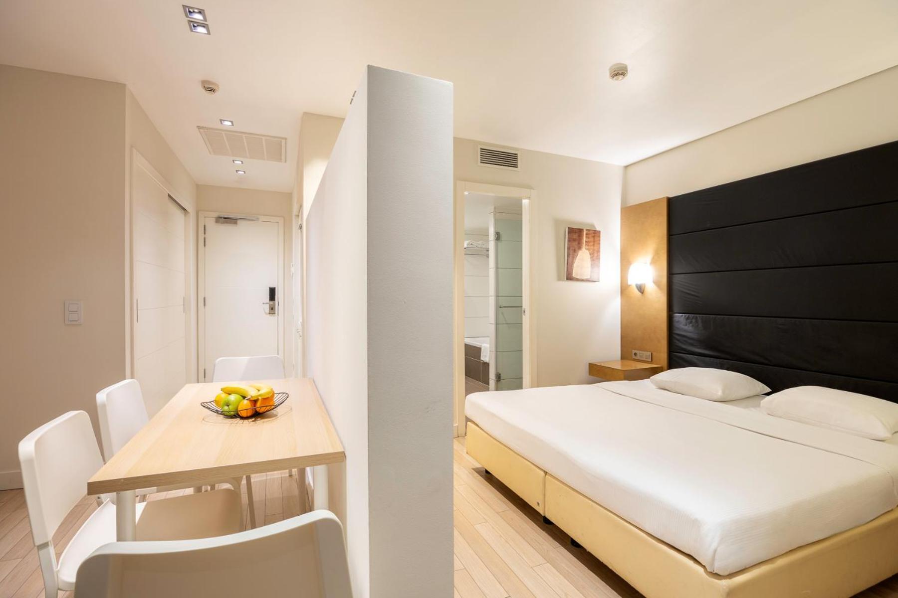 B-aparthotel Grand Place Apartahotel 4*